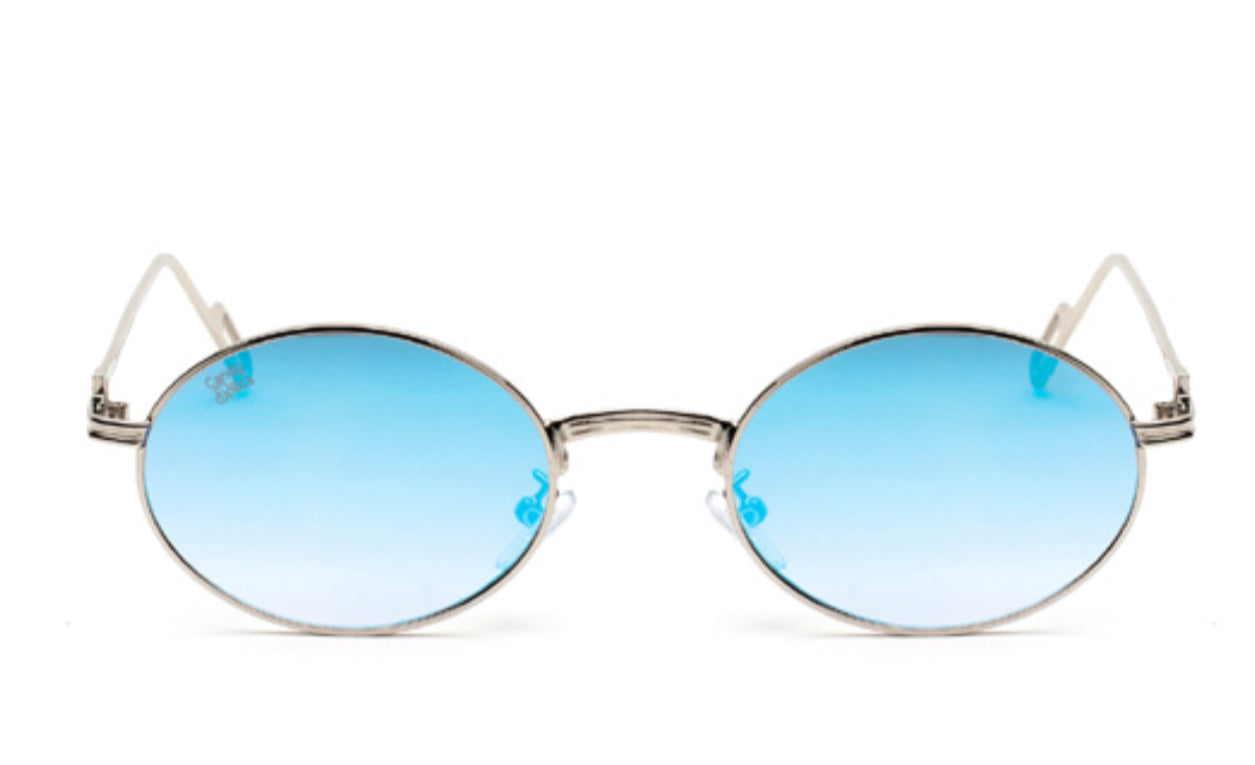 Almond Silver Lente azzurro flash